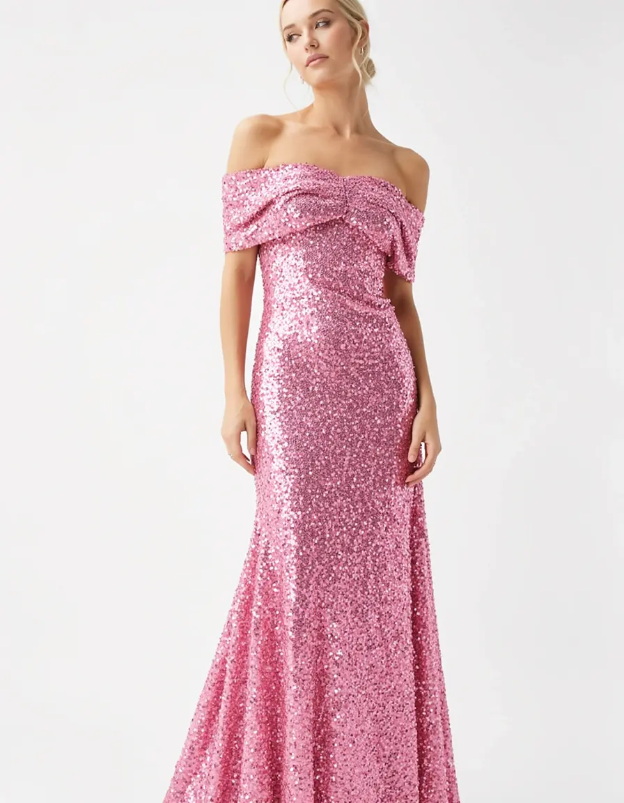 Vestito rosa con spalle scoperte e paillettes