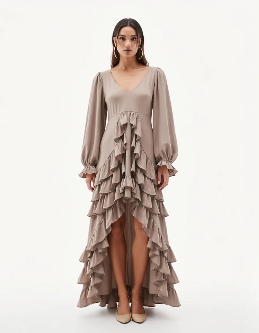 Vestito con volant e maniche lunghe